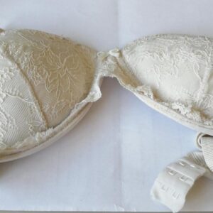 Reggiseno imbottino color panna con pizzo misura 75A