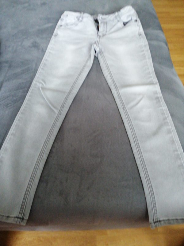 Jeans grigi taglia 134/140