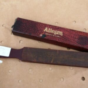 Allegra affilatrice lame risalente circa 1925 in su