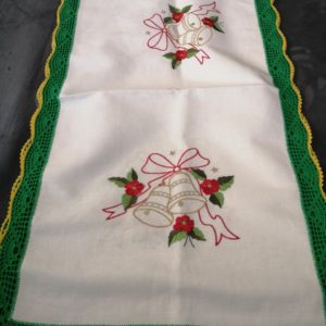 Centro tavola in lino bordato a mano Nuovo color panna misura 46x156
