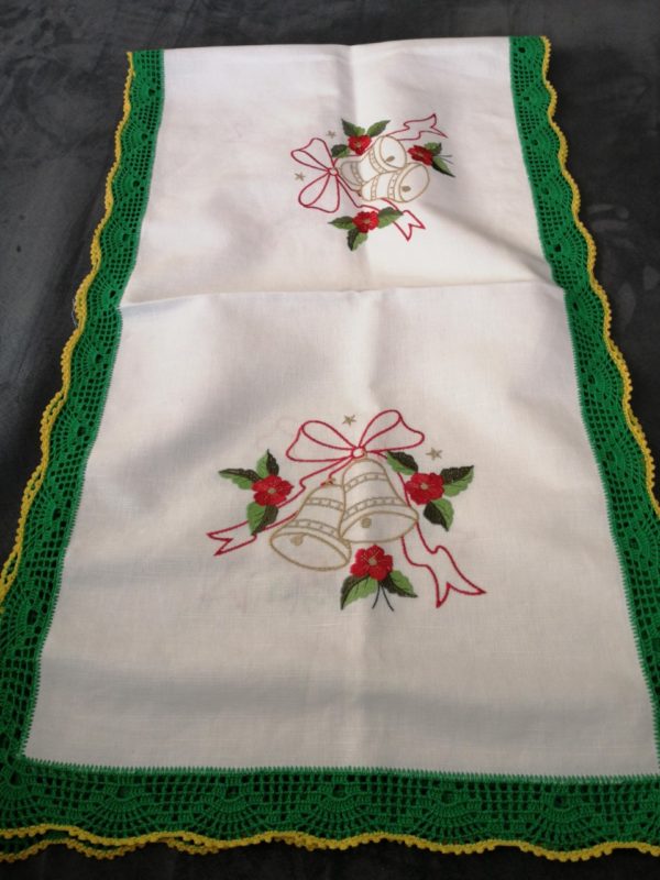 Centro tavola in lino bordato a mano Nuovo color panna misura 46x156