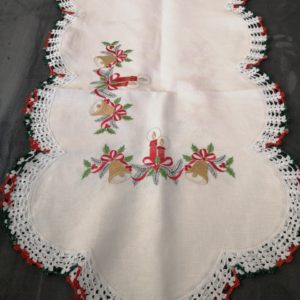 Centro tavola in lino bordato a mano Nuovo color panna misura 45x154
