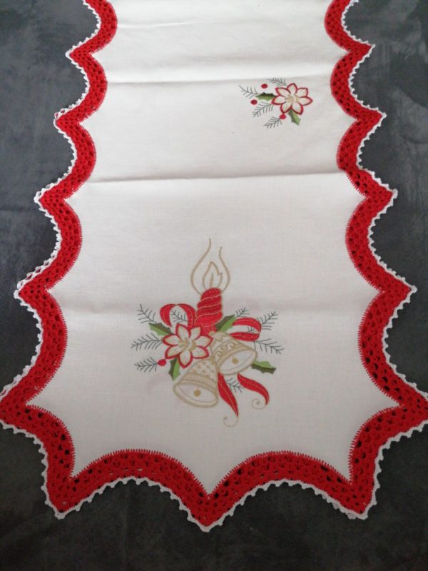 Centro tavola in lino bordato a mano Nuovo color panna misura 46x105