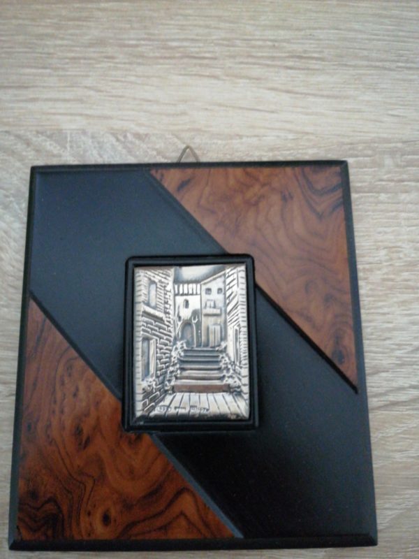 Quadretto con figura in rilievo 11x10 cm