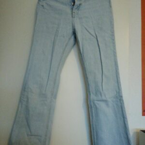 Jeans chiarissimo con bottoni taglia 34