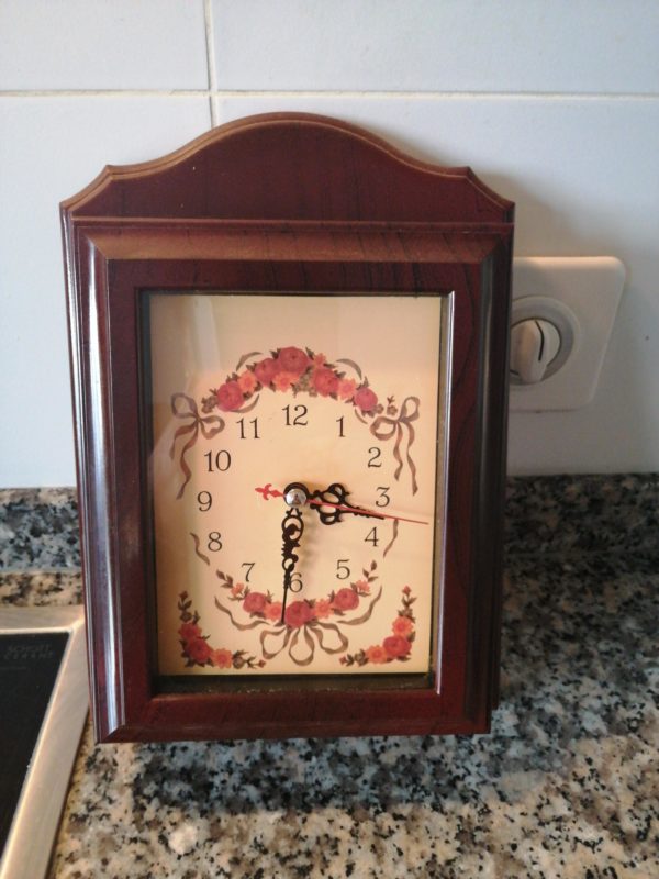 Orologio/porta chiavi in legno
