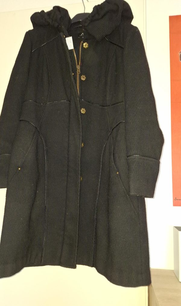 Mantello nero con cappuccio taglia 44