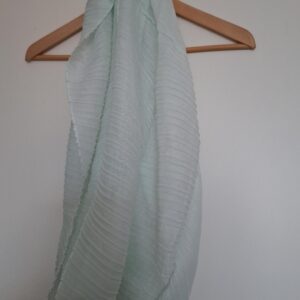 Collo leggero color verdino