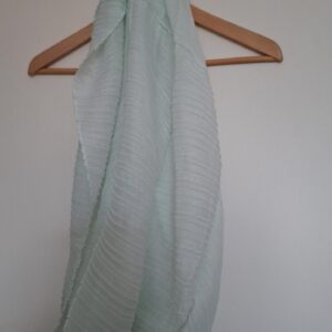 Collo leggero color verdino